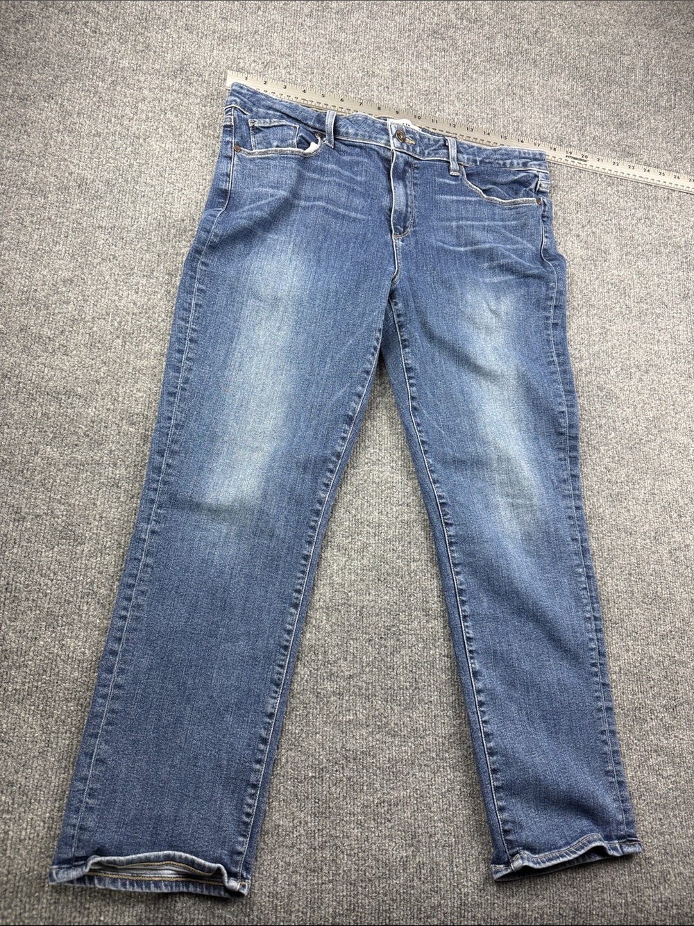 PAIGE Brigitte Mid Rise Boyfriend Cropped Dark Blue  Jeans, Size 31 - Picture 3 of 9